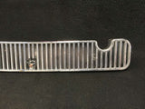JAGUAR XJ6 III 80-86 WIPER COWL GRILLE WITH WASHER JET