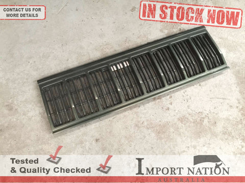 JEEP CHEROKEE XJ 94-96 FRONT RADIATOR GRILLE - GREEN PJN 55034043