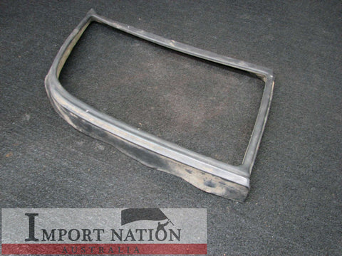 NISSAN 300ZX Z32 DRIVERS SIDE RUBBER HEADLIGHT SEAL